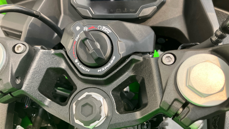 Kawasaki Ninja EX500JSFAN (25MY)